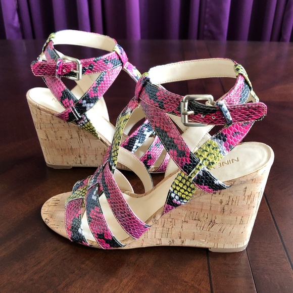 💕Host Pick - Nine West Multi-Color Reptile Wedge Sandals - Picture 3 of 9